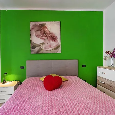 Mokyd04-piscina,giardino Privato,garage,wi-fi,tvs Lägenhet *