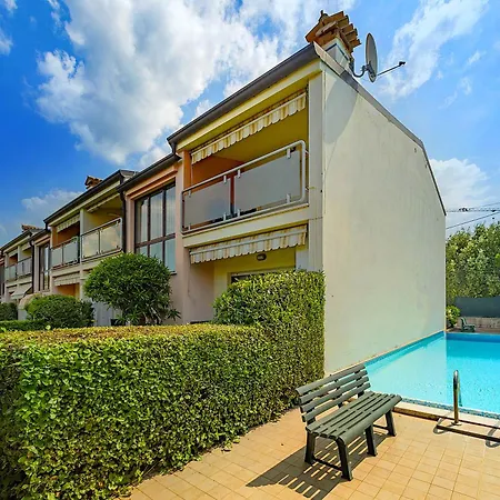 Mokyd04-piscina,giardino Privato,garage,wi-fi,tvs Apartament