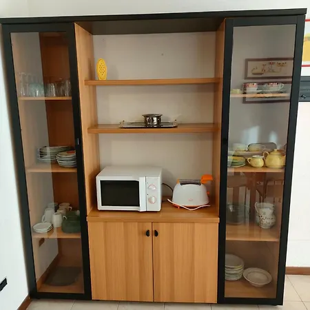 Mokyd04-piscina,giardino Privato,garage,wi-fi,tvs شقة