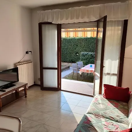 Mokyd04-piscina,giardino Privato,garage,wi-fi,tvs لاتيزي