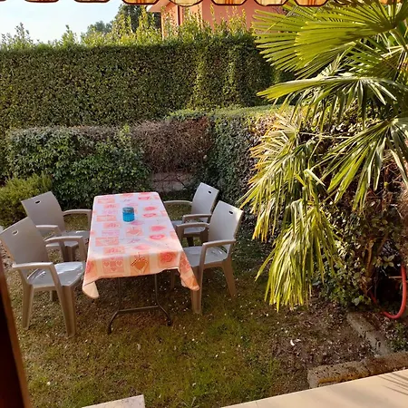 Mokyd04-piscina,giardino Privato,garage,wi-fi,tvs شقة